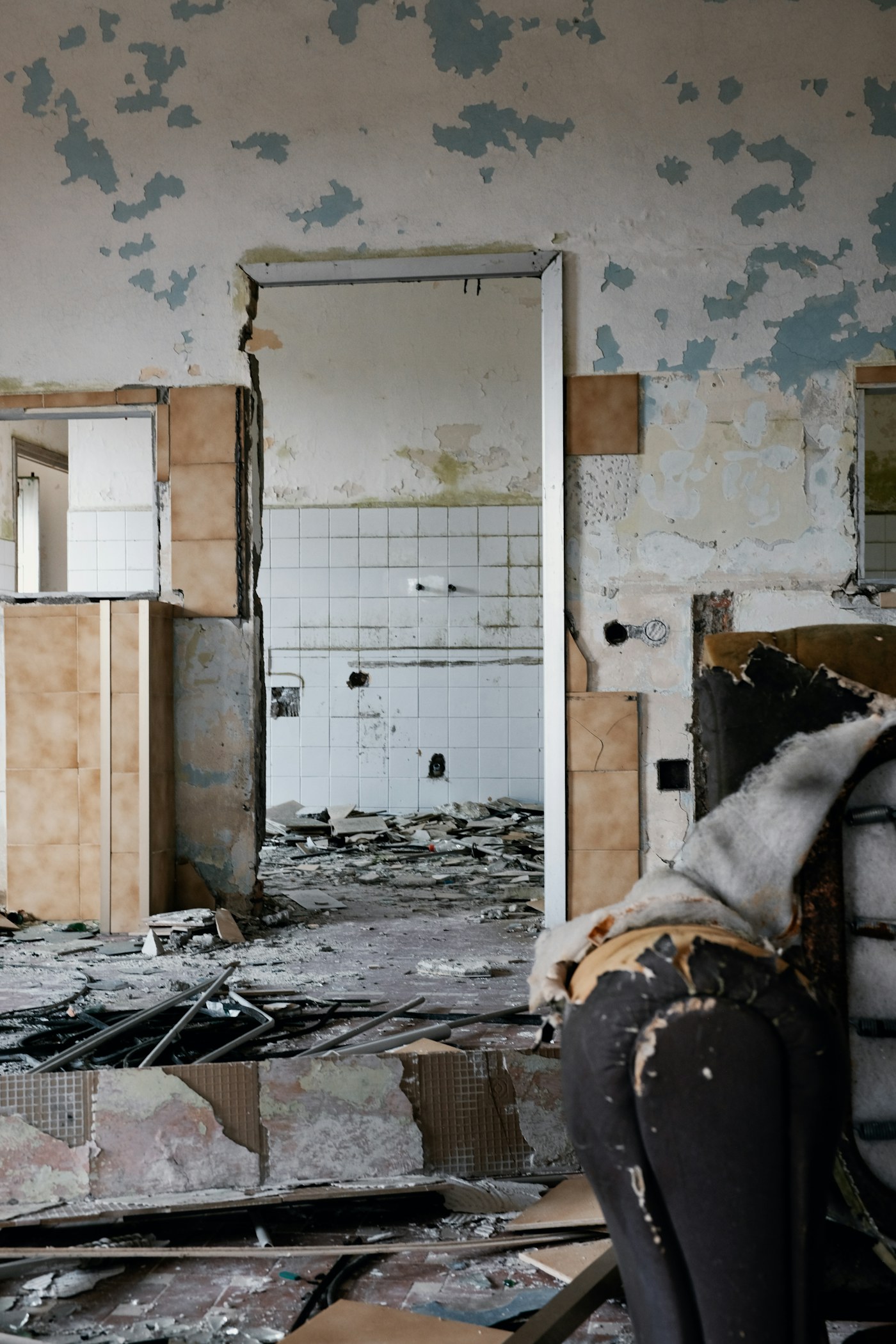 Water damaged wall surface that needs moisture evaluation